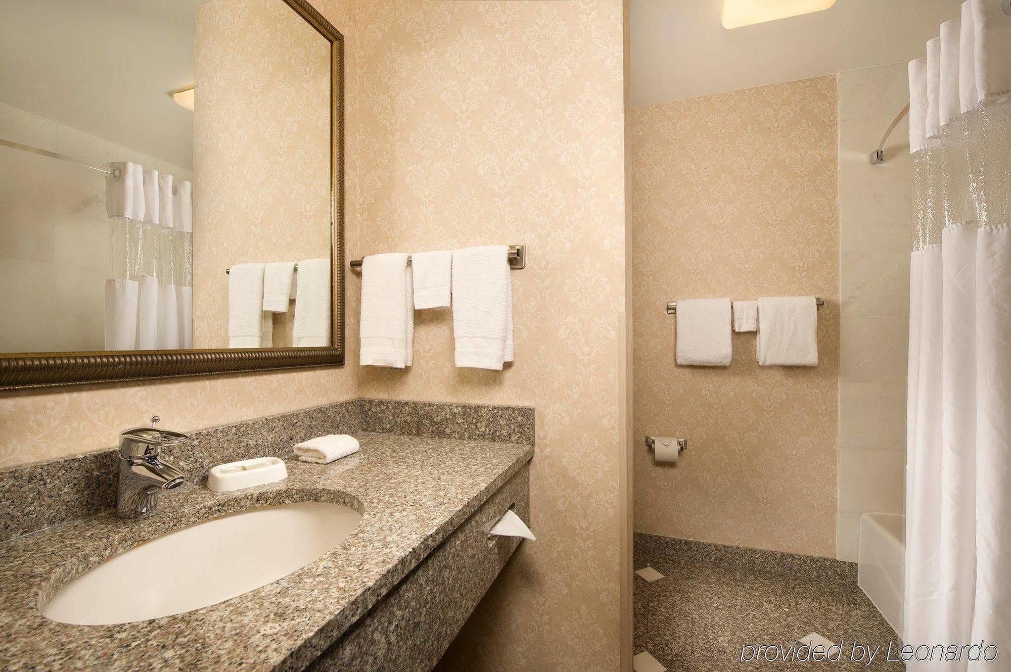 Drury Inn & Suites Greenville Extérieur photo